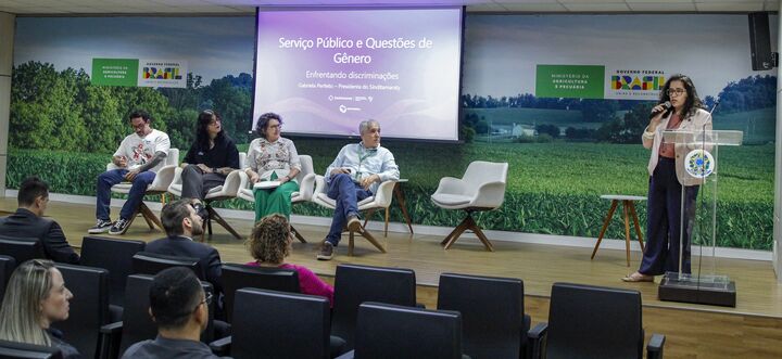 Sinditamaraty participa de seminário sobre enfrentamento à discriminação no serviço público